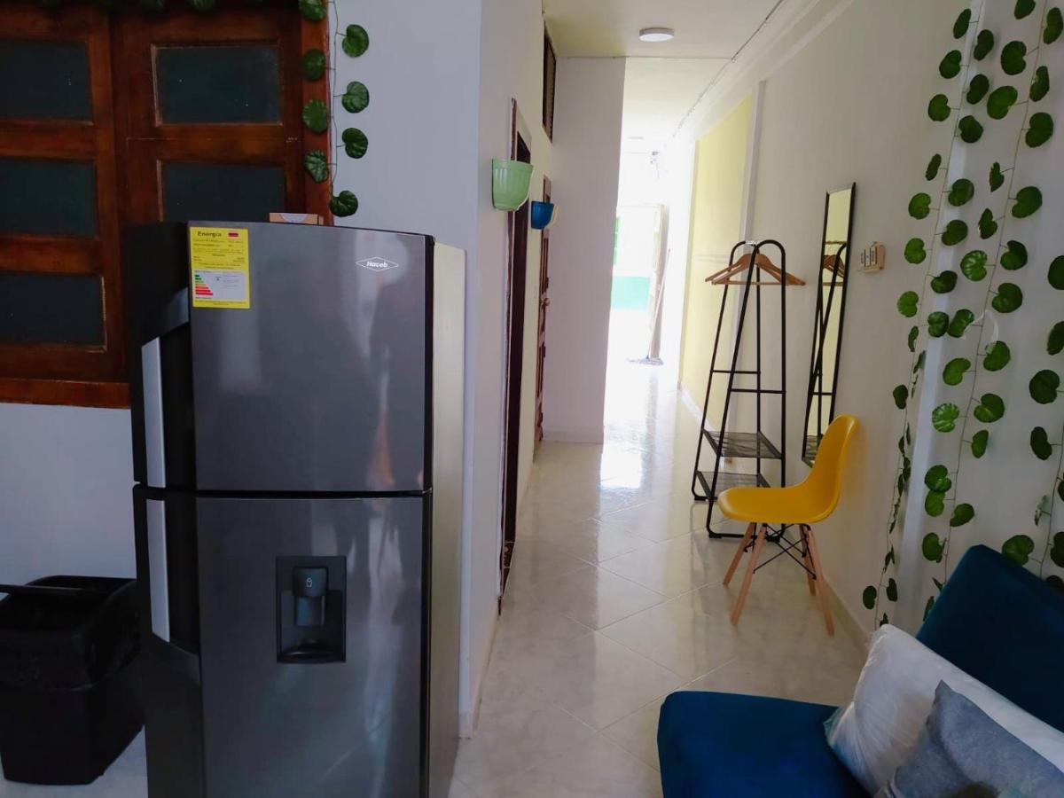 Отель Habitacion Privada En Jardin Cerca Al Parque Экстерьер фото