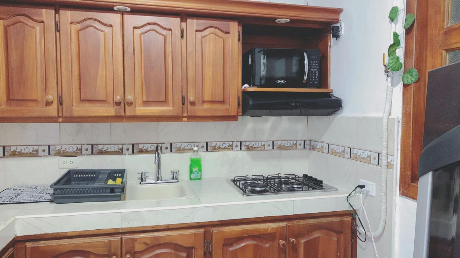 Отель Habitacion Privada En Jardin Cerca Al Parque Экстерьер фото